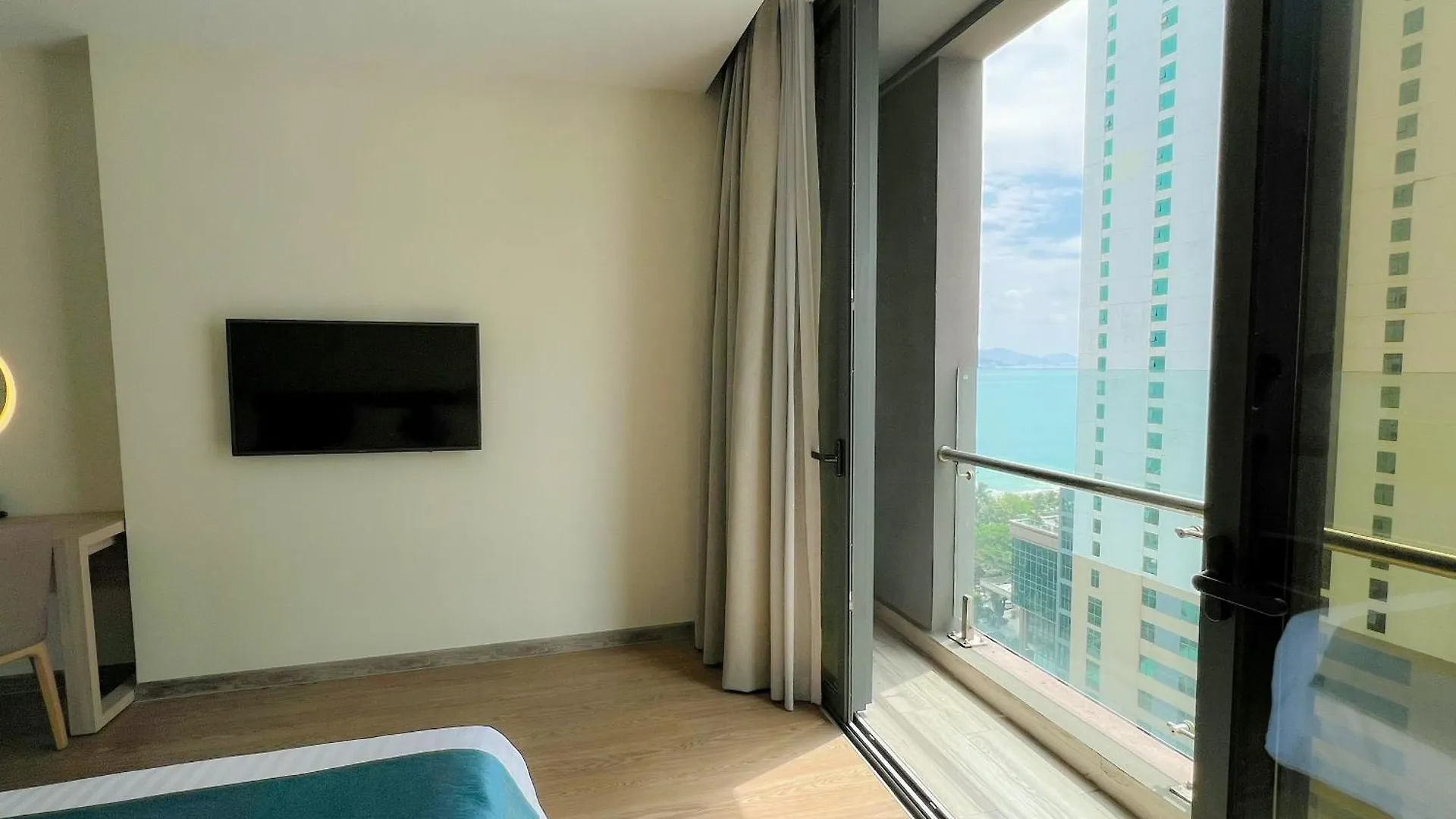 The Art Nest Hotel Nha Trang 5*,